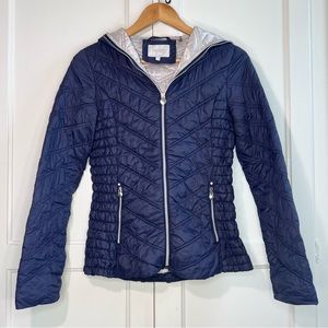 Laundry by Shelli Segal Packable Puffer Hoodie Jacket in Blue and Silver